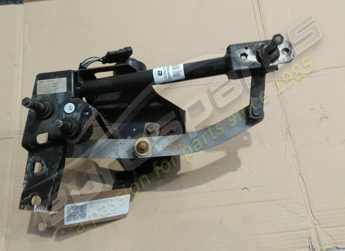 MOTOR LIMPIAPARABRISAS Lamborghini USADO W. . NÚMERO DE PARTE 401955023 (1)