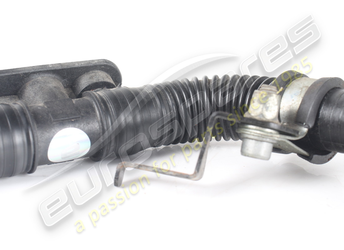 USADO FERRARI SISTEMA DE AIRE SECUNDARIO DEL LADO DE LA BOMBA NÚMERO DE PIEZA 323279 (3) usado ferrari sistema de aire secundario del lado de la bomba número de pieza 323279 (3)