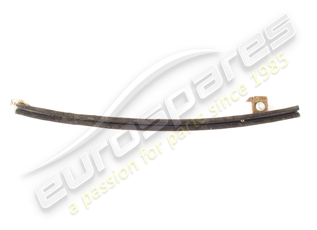 guía de agua delantera de puerta usada maserati. número de pieza 377700111 (2)