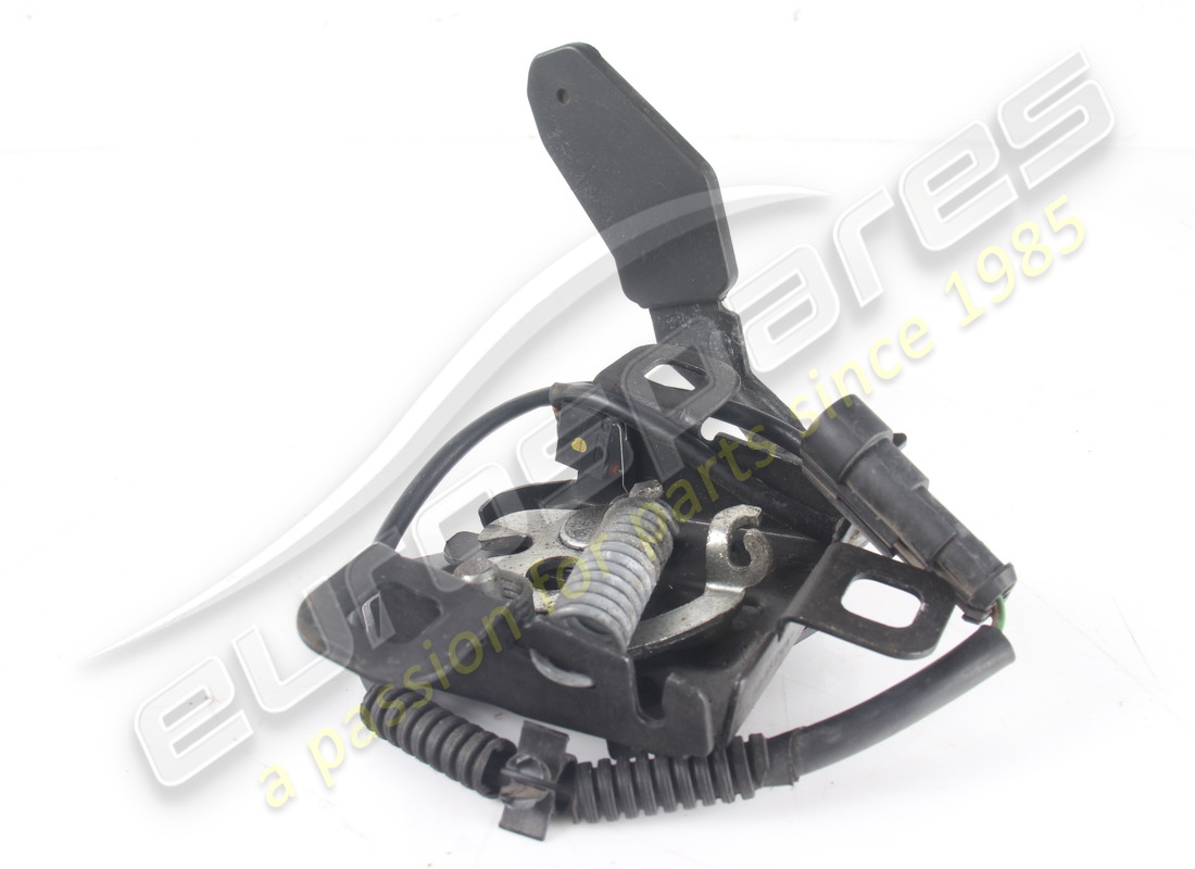 USADO FERRARI CIERRE DE TAPA. NÚMERO DE PIEZA 83752200 (3) usado ferrari cierre de tapa. número de pieza 83752200 (3)