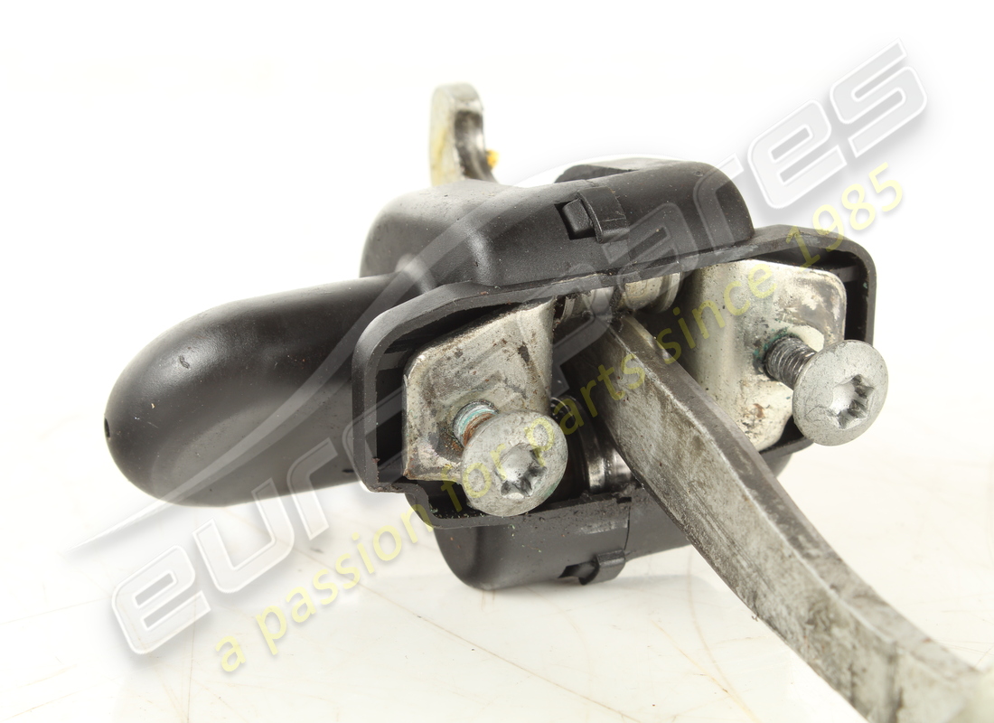 sujeción de puerta usada maserati. número de pieza 82519200 (3)