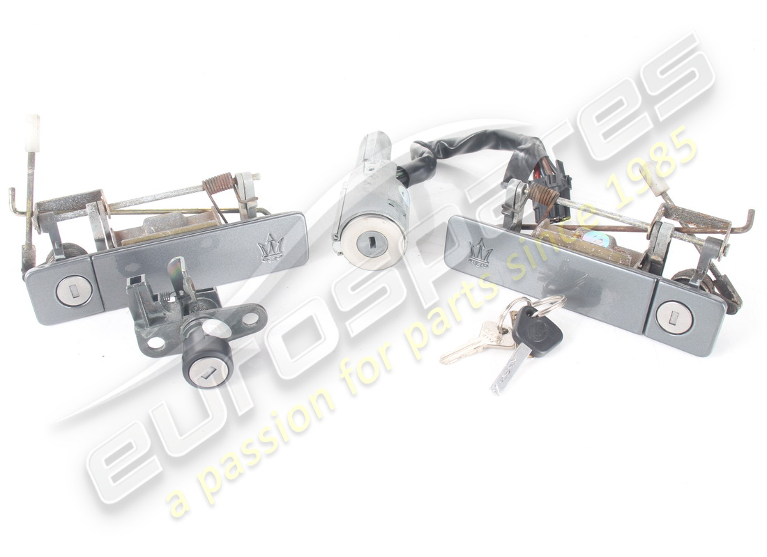 CUERPO DE BLOQUEO DE DIRECCIÓN USADO MASERATI. NÚMERO DE PIEZA 373400001 (1) cuerpo de bloqueo de dirección usado maserati. número de pieza 373400001 (1)