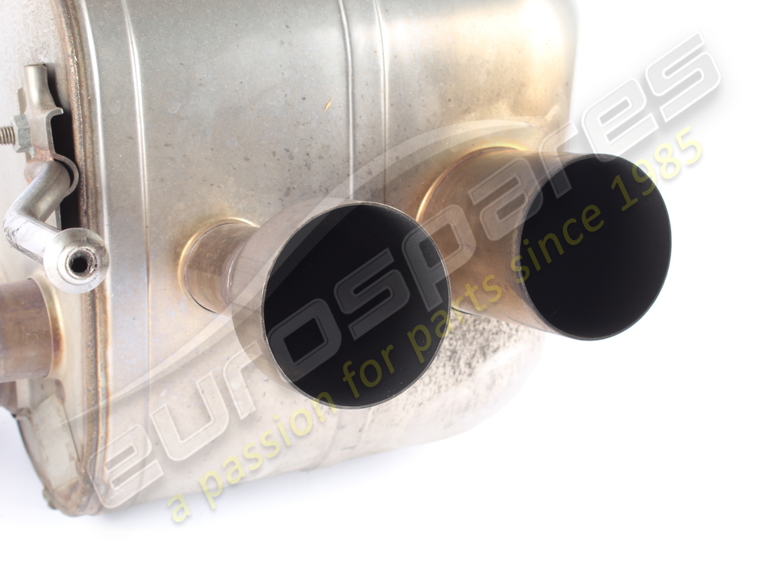 SILENCIADOR TRASERO DERECHO FERRARI USADO. NÚMERO DE PARTE 309364 (3) silenciador trasero derecho ferrari usado. número de parte 309364 (3)