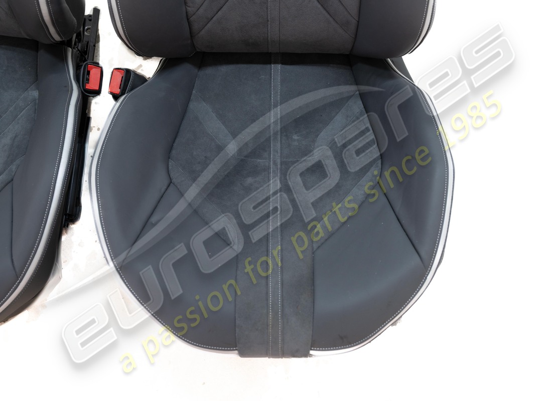 dañado ferrari estilo estándar completamente eléctrico seats con centro de alcántara y almohadillas de cuero, caballo cosido en el reposacabezas. número de pieza eap1563082 (5)