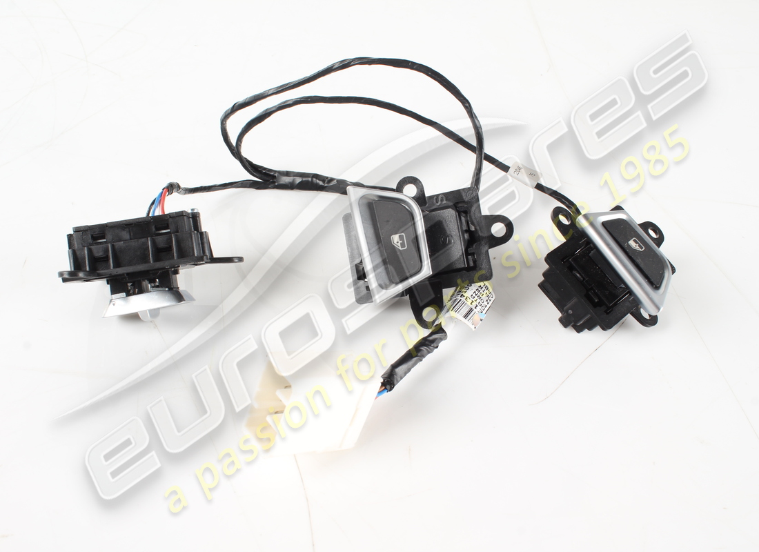 USADO Ferrari CONTROL DE ELEVALUNAS DERECHO Y ELÉCTRICO. NÚMERO DE PIEZA 333827 (1)