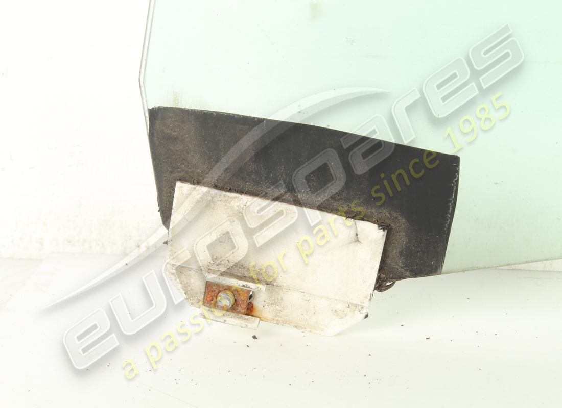 used maserati lh rear door glass. part number 66550100 (2)