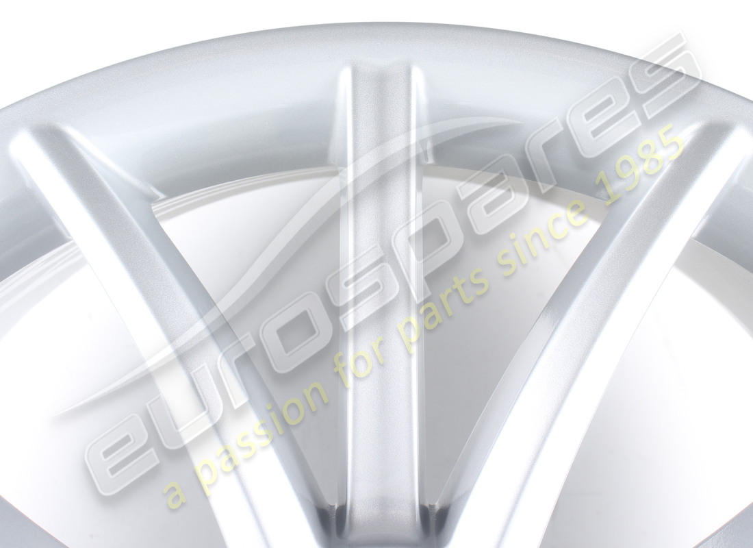 nueva rueda trasera maserati. número de parte 82126806 (3)