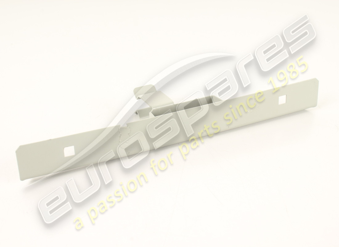 NUEVA PLACA DE FIJACIÓN DEL PASO DE RUEDA IZQUIERDO FERRARI. NÚMERO DE PIEZA 62854700 (1) nueva placa de fijación del paso de rueda izquierdo ferrari. número de pieza 62854700 (1)