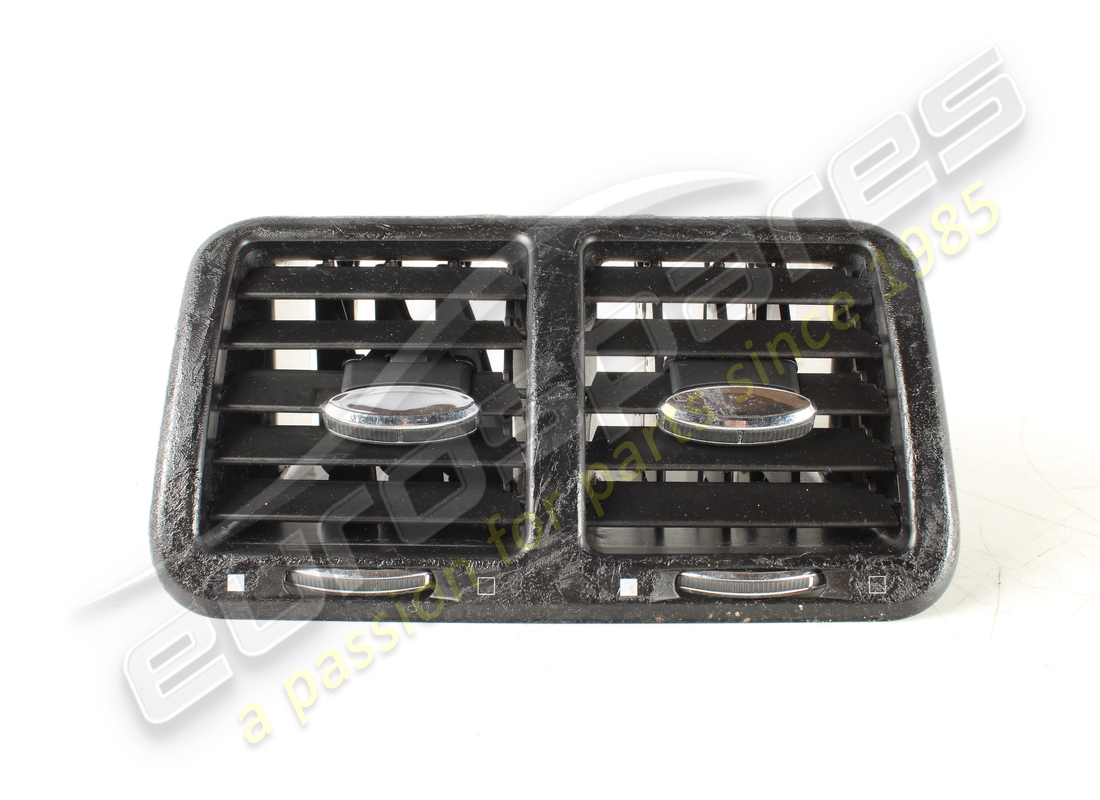 USADO Maserati ABERTURA DE VENTILACIÓN DE AIRE TRASERA. NÚMERO DE PIEZA 67211900 (1)