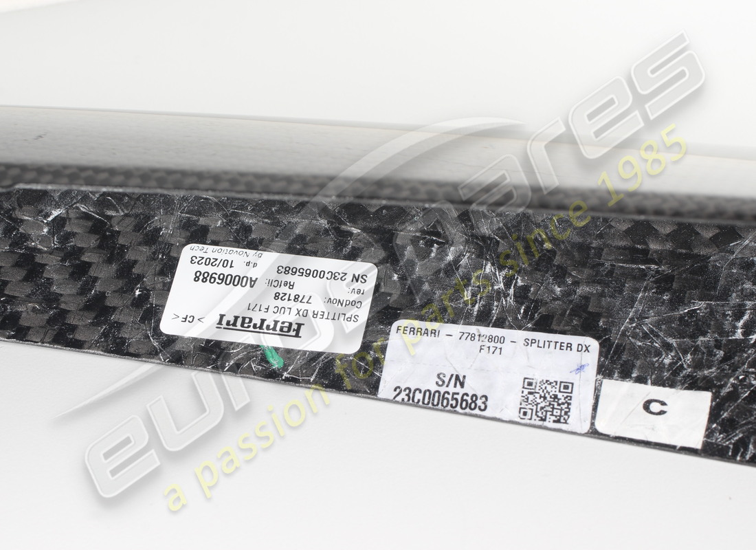 nuevo divisor derecho de carbono ferrari. número de pieza 778128 (8)