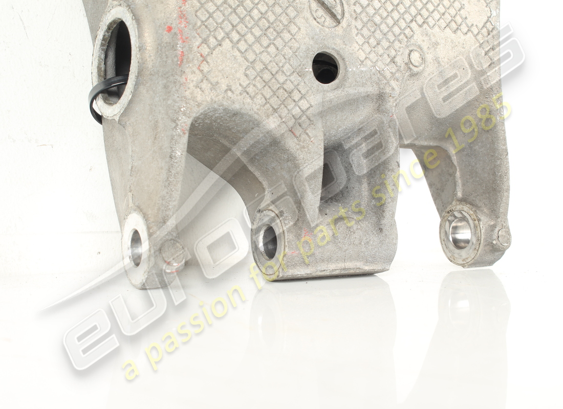brazo trasero izquierdo completo usado ferrari. número de pieza 810450 (2)