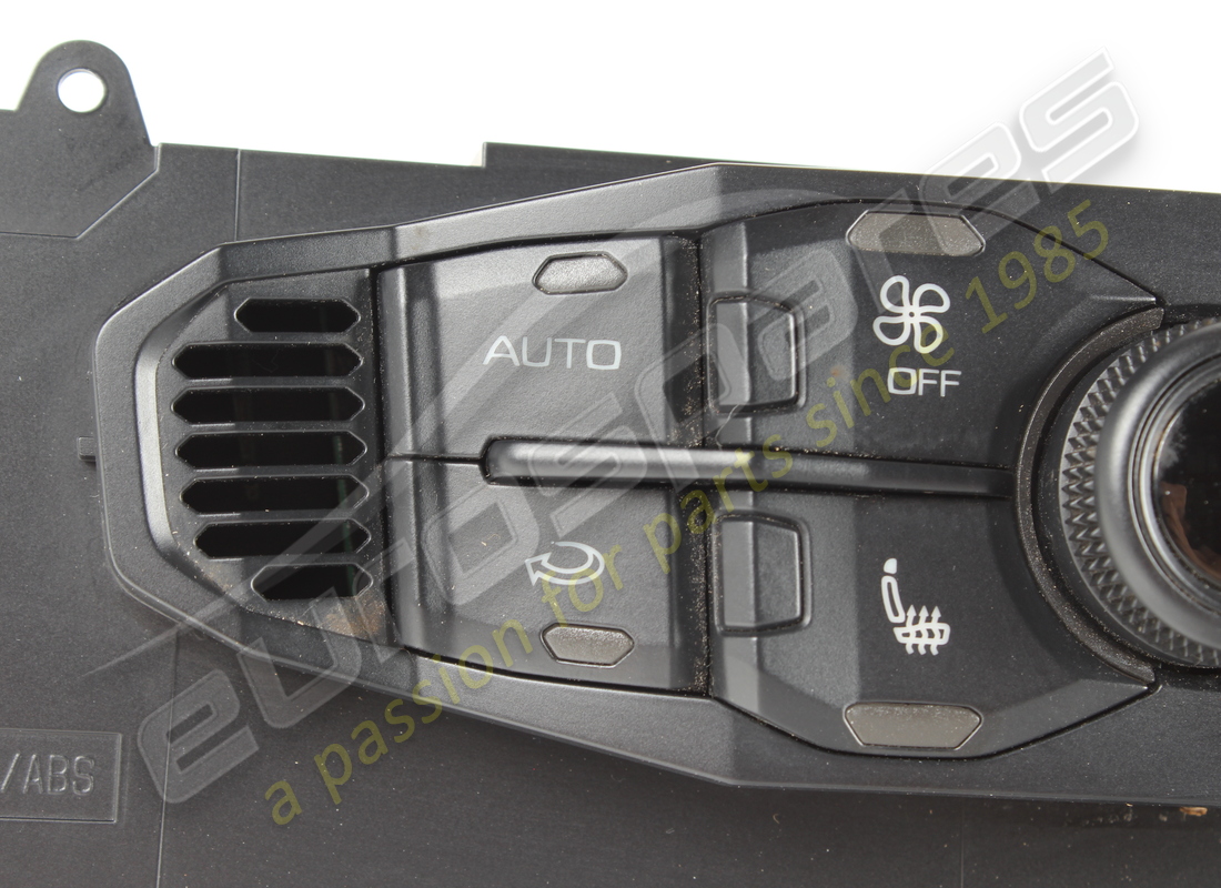 panel de pantalla y control de a/c lamborghini usado. número de parte 470820043g (2)