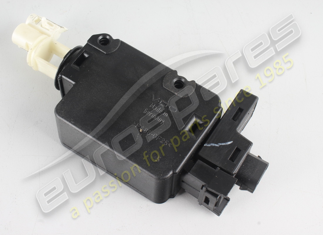 actuador-llenado de combustible aston martin usado. número de parte 4g433710067 (2)