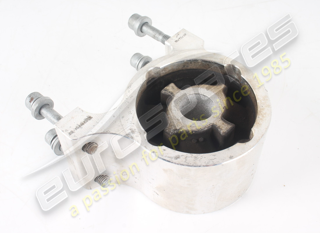 soporte de buje derecho completo ferrari usado. número de parte 319484 (2)