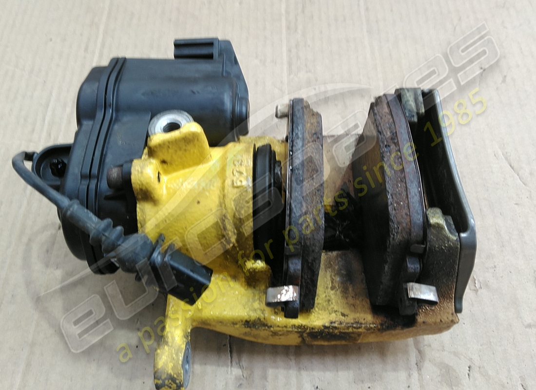 carcasa de pistón lamborghini usada con. número de pieza 4ml615404h (2)