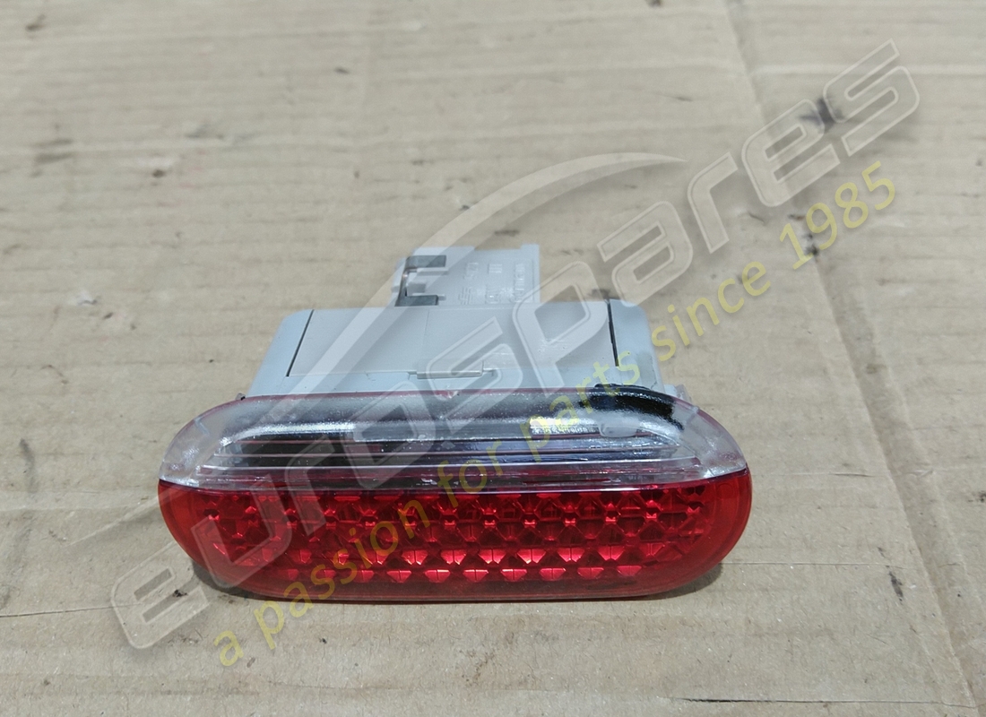 LÁMPARA DE PUERTA USADA Aston Martin. NÚMERO DE PIEZA 4G433710018 (1)