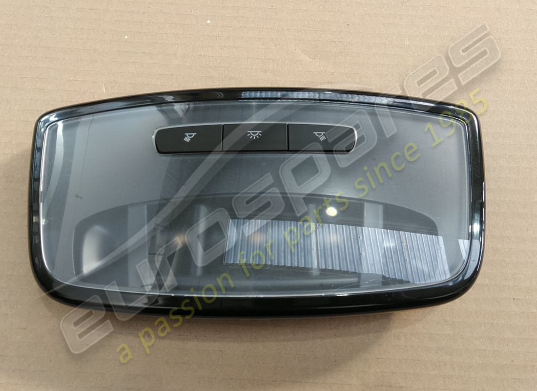 LUZ DE DOMO TRASERA USADA Maserati. NÚMERO DE PIEZA 670110916 (1)