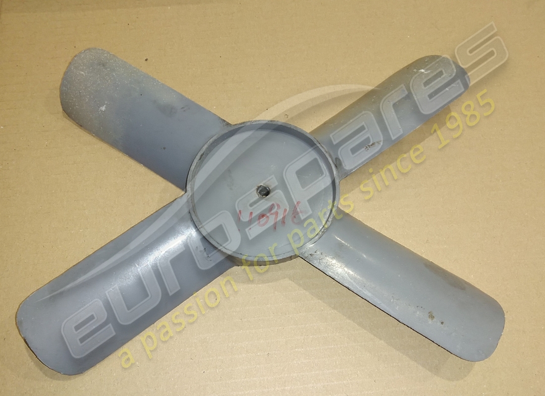 Ferrari HOJA DE VENTILADOR USADA (4-BLADE) . NÚMERO DE PARTE 110916 (1)
