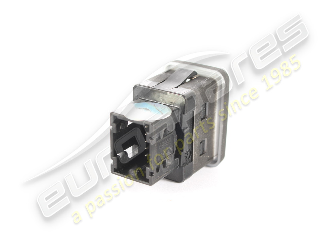 toma usb usada ferrari. número de pieza 303226 (2)