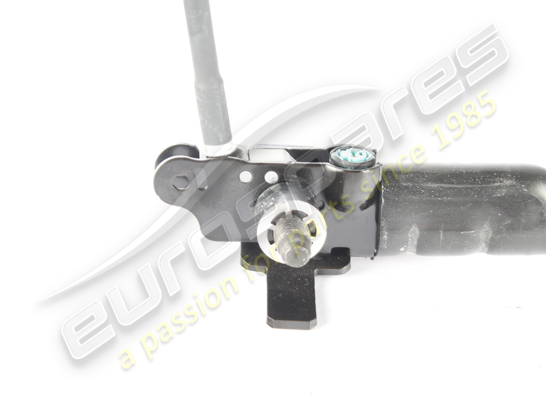 pretensor izquierdo maserati usado. número de pieza 675002169 (2)