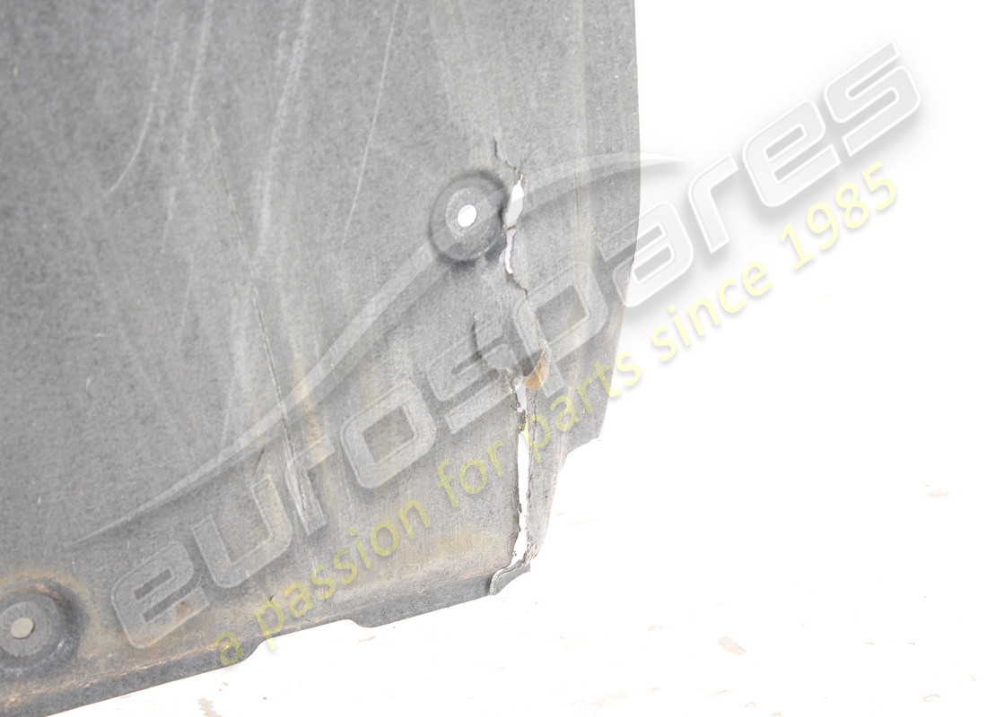 moldura de la parte inferior de la carrocería dañada porsche. número de pieza 992825523m (5)