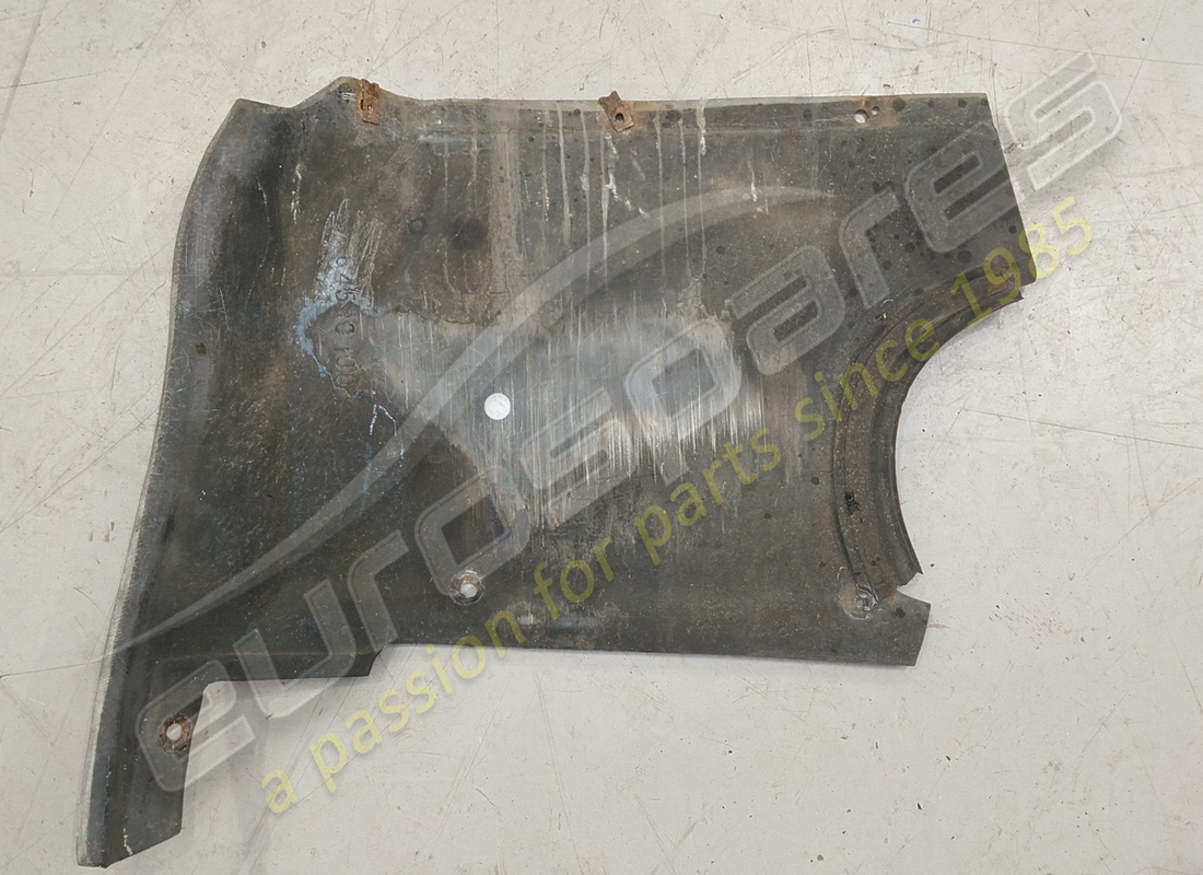 PROTECCIÓN FRONTAL DERECHA Ferrari USADA . NÚMERO DE PARTE 64510100 (1)