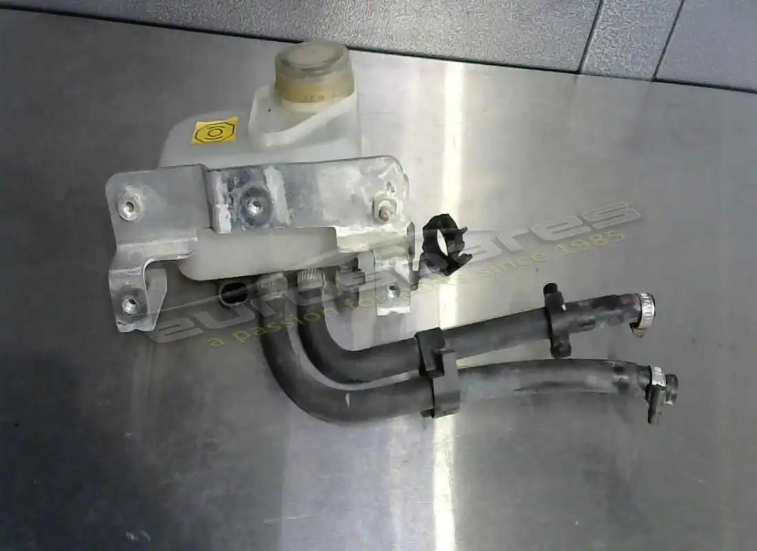 RECIPIENTE Ferrari USADO PARA LÍQUIDO DE FRENOS. NÚMERO DE PARTE 203903 (1)