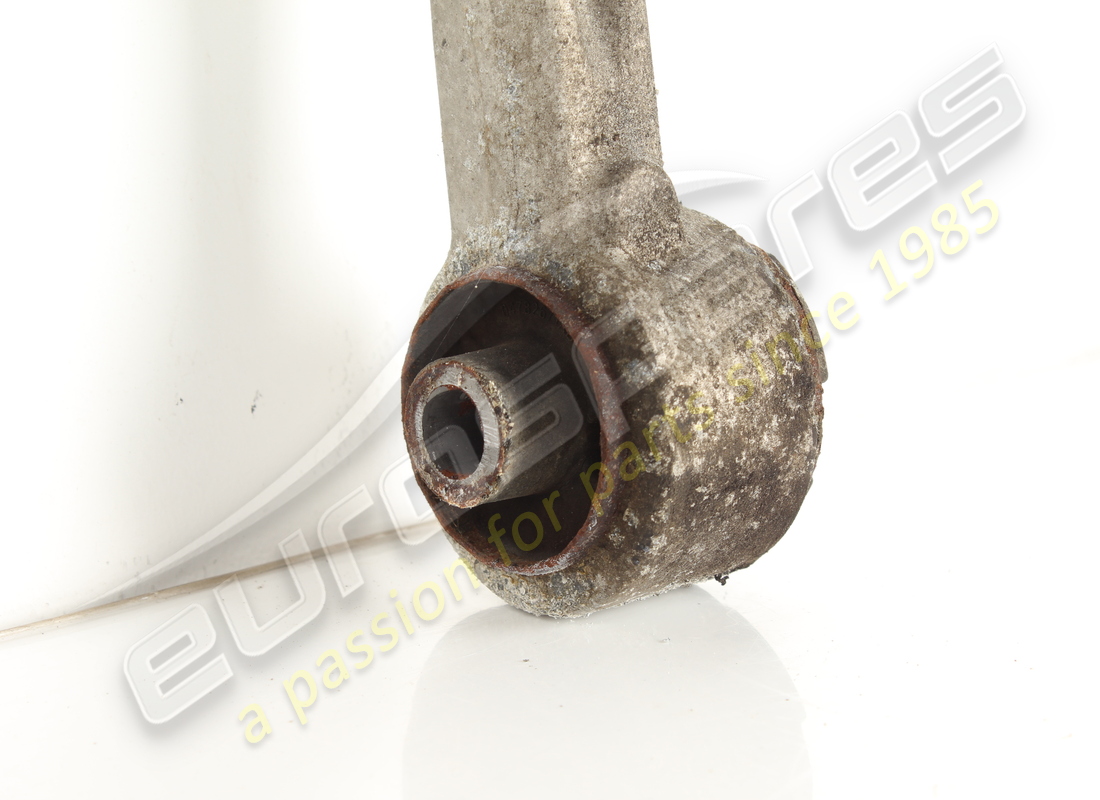 palanca superior izquierda de suspensión delantera usada maserati. número de pieza 670004185 (4)