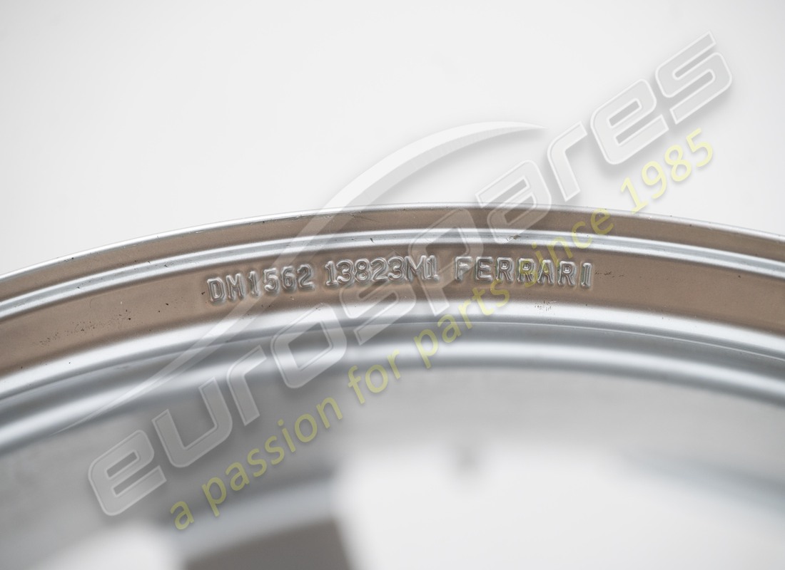 nueva (otra) ferrari rueda trasera derecha 23'' (plata líquida). número de pieza 895988 (4)