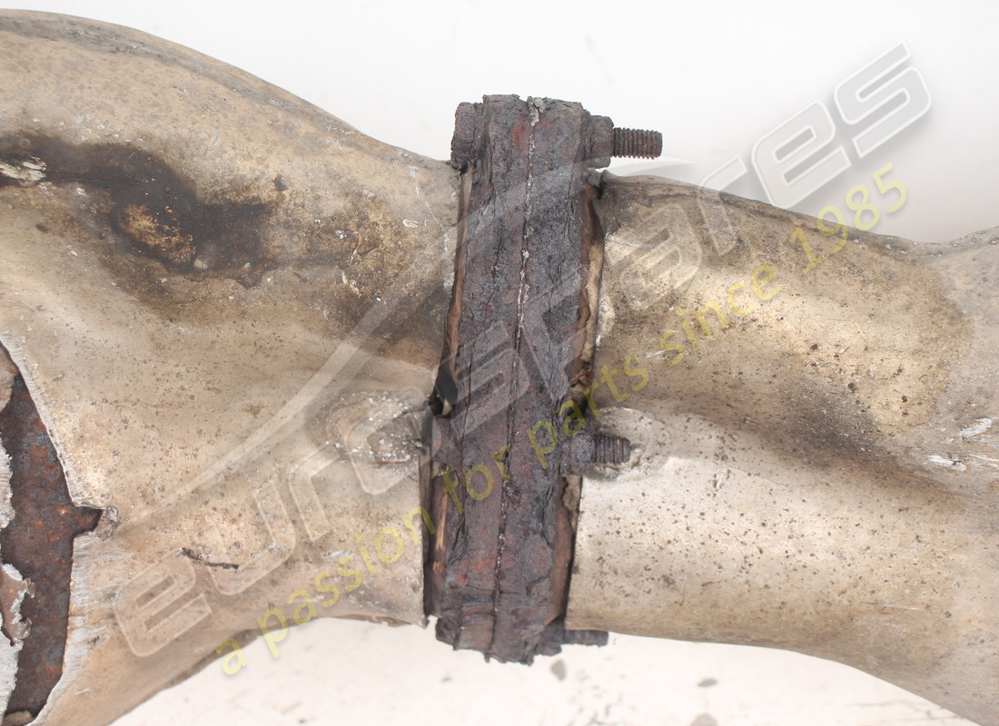 DAMAGED EUROSPARES FRONT MANIFOLD & CENTTRAL CATALYST CONVERTER. PART NUMBER EAP1726397 (8) damaged eurospares front manifold & centtral catalyst converter. part number eap1726397 (8)