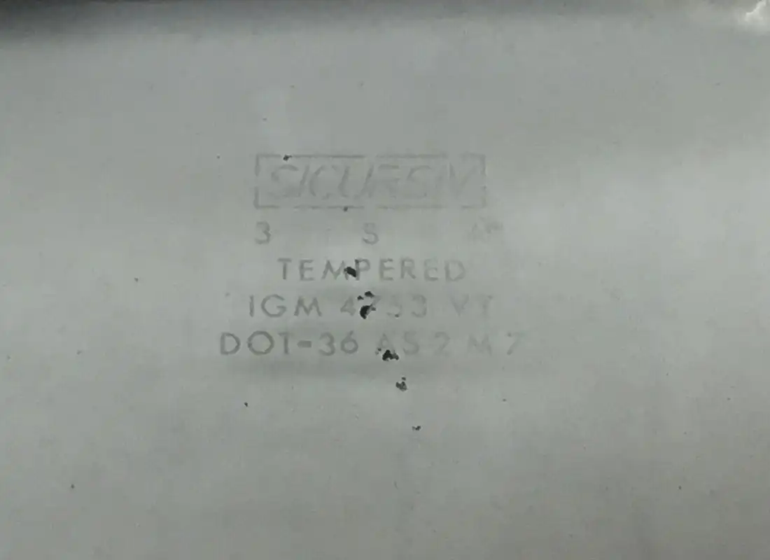 nuevo ferrari cristallo laterale posferiore con cornice (destro). número de parte 202562 (2)