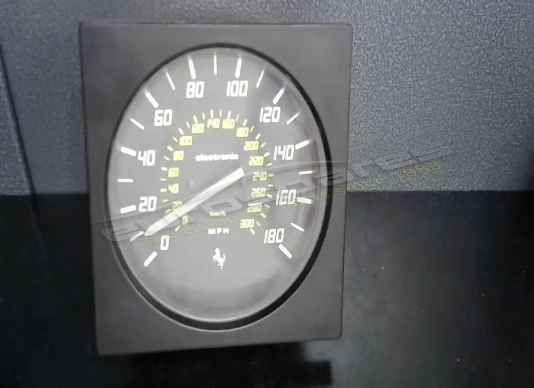 VELOCÍMETRO MPH DE Ferrari USADO. NÚMERO DE PARTE 116039 (1)