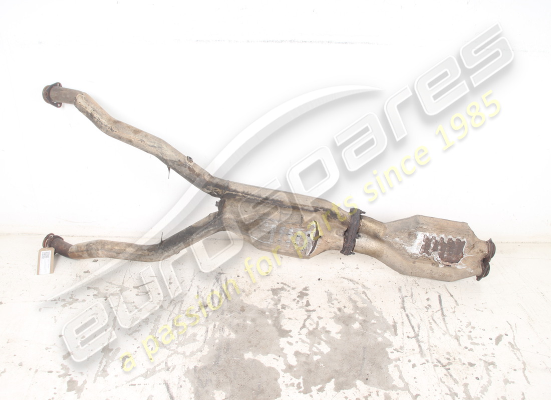 DAMAGED EUROSPARES FRONT MANIFOLD & CENTTRAL CATALYST CONVERTER. PART NUMBER EAP1726397 (1) damaged eurospares front manifold & centtral catalyst converter. part number eap1726397 (1)