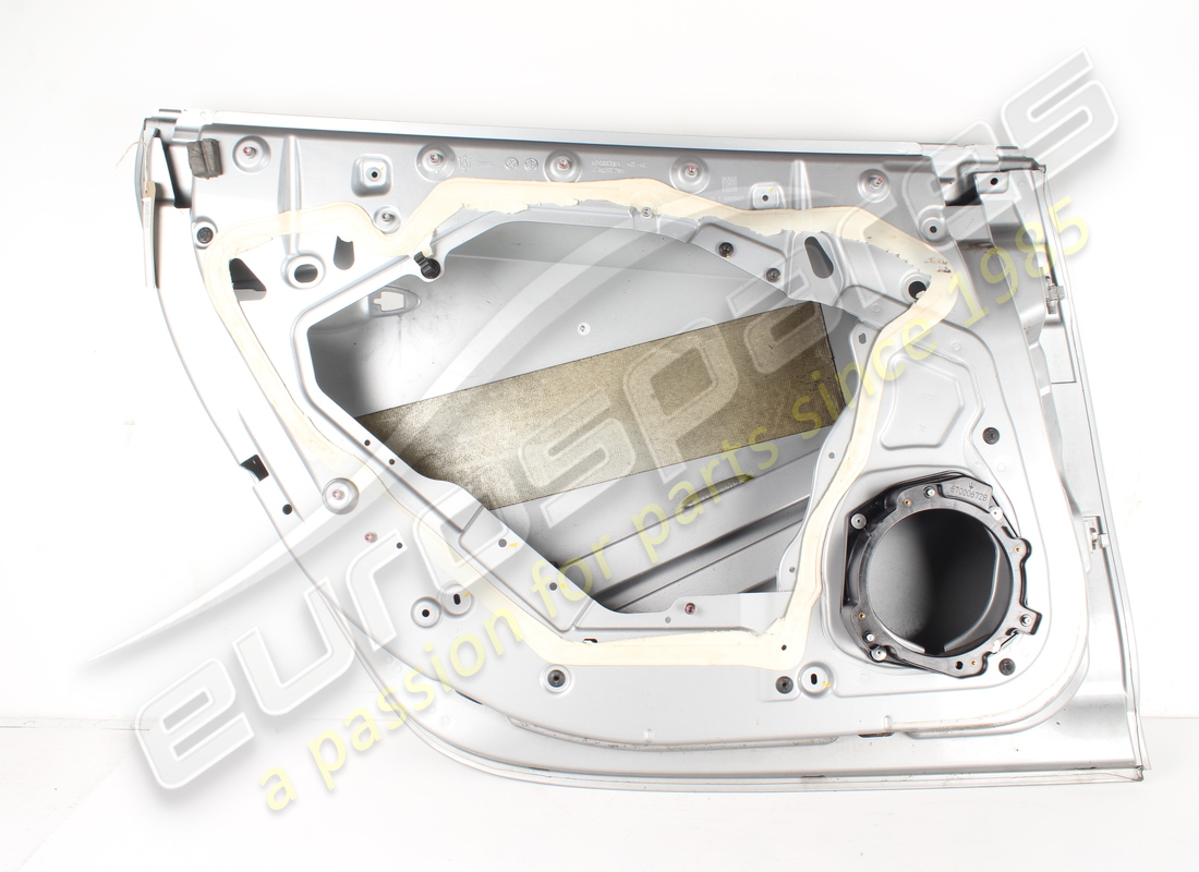 puerta trasera izquierda completa maserati usada. número de parte 673008060 (2)