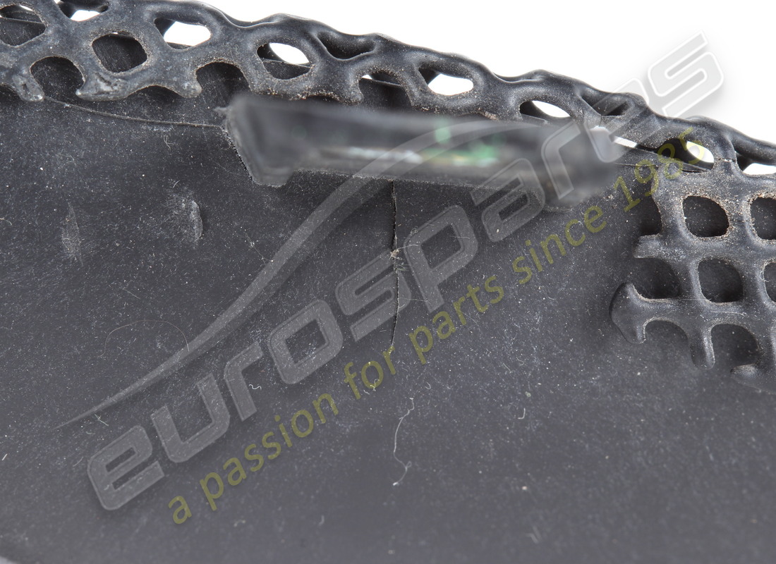 REJILLA DE LUZ TRASERA DERECHA COMPLETA USADA FERRARI. NÚMERO DE PIEZA 87921100 (5) rejilla de luz trasera derecha completa usada ferrari. número de pieza 87921100 (5)