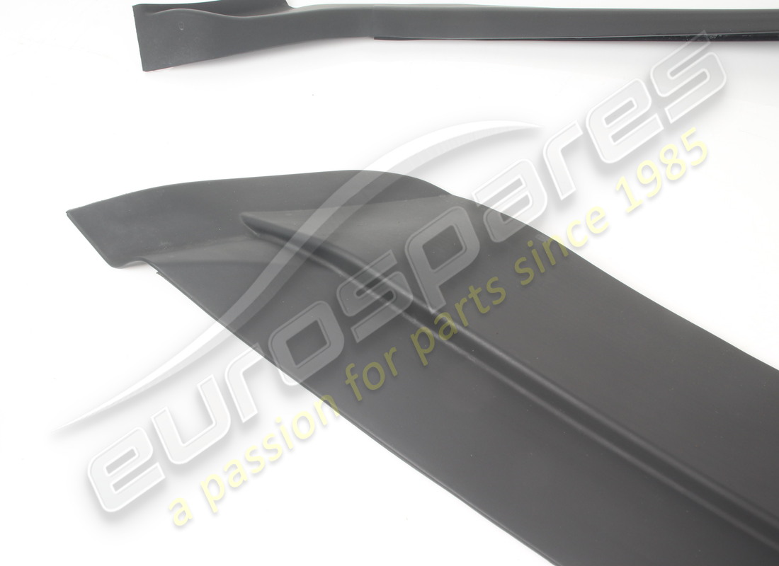 USADO FERRARI SELLO DE TAPA DELANTERA IZQUIERDA. NÚMERO DE PIEZA 918907 (3) usado ferrari sello de tapa delantera izquierda. número de pieza 918907 (3)