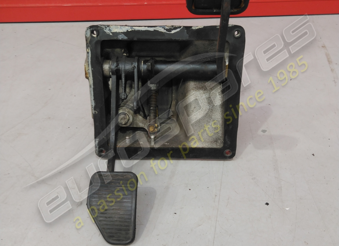 pedales de soporte y freno eurospares usados completos. número de parte eap1384355 (2)