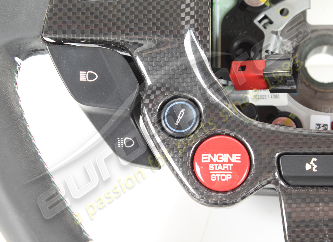 VOLANTE COMPLETO FERRARI USADO. NÚMERO DE PARTE 337540 (4) volante completo ferrari usado. número de parte 337540 (4)