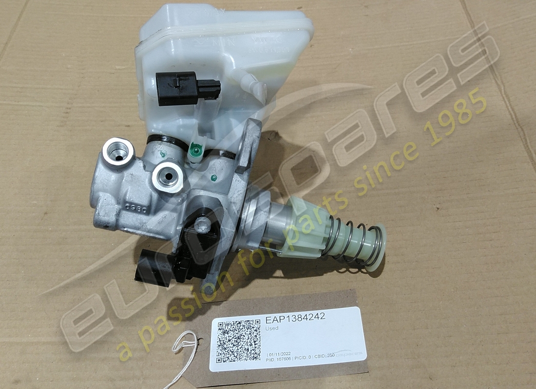 CILINDRO MAESTRO Y DEPÓSITO EN TÁNDEM Eurospares USADOS. NÚMERO DE PARTE EAP1384242 (1)