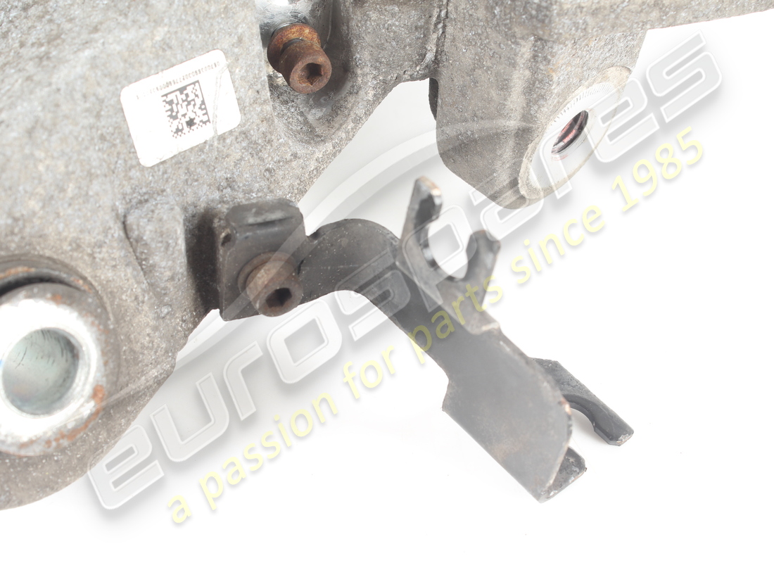 soporte de buje trasero derecho completo usado maserati. número de pieza 670036903 (6)