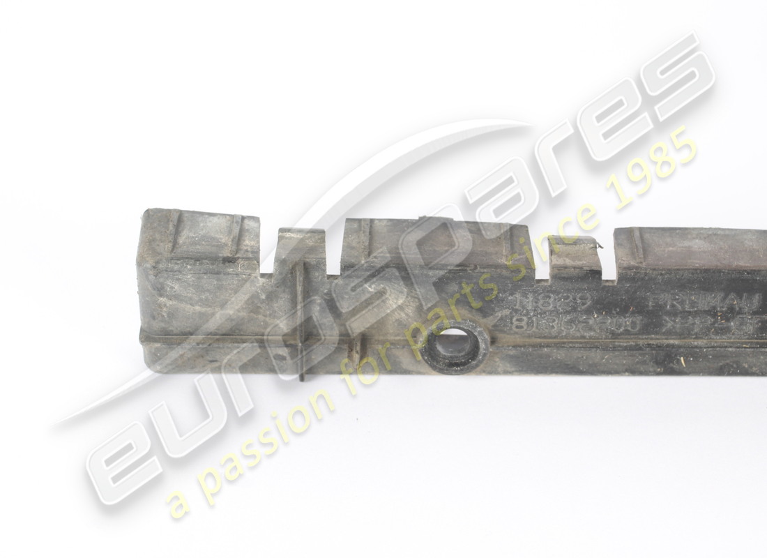 usado ferrari sujetador de moldura de puerta inferior izquierda b. número de pieza 81362200 (2)