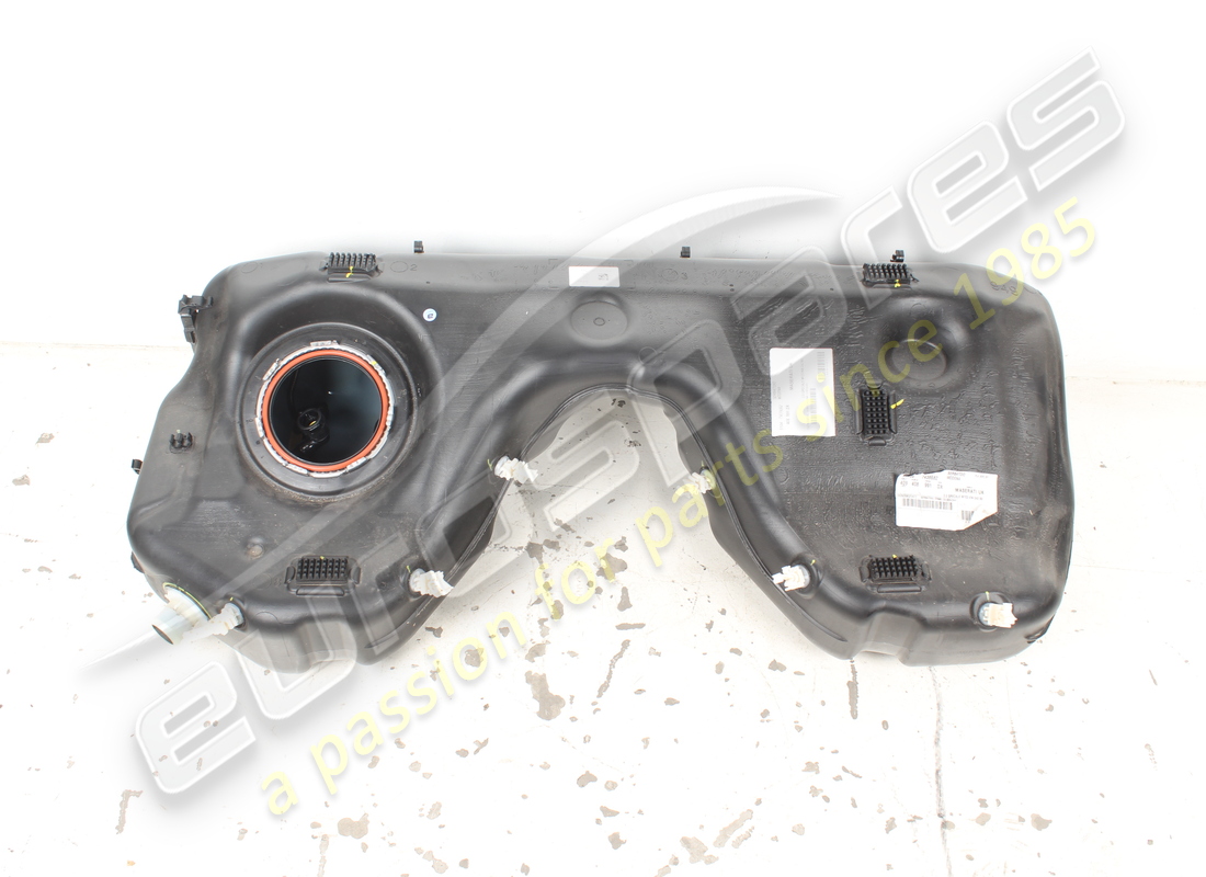 conjunto de tanque de combustible usado maserati. número de pieza 675001696 (1)