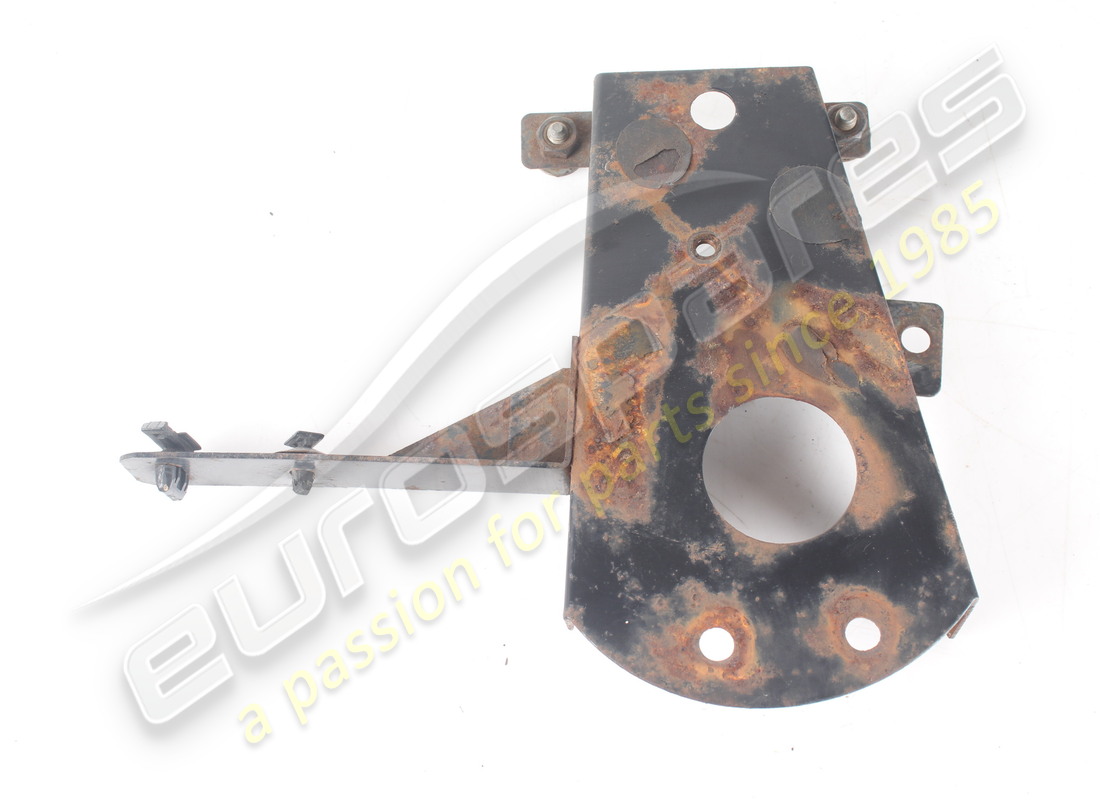 ESTANTE DE SOPORTE NOURICE USADO Maserati. NÚMERO DE PIEZA 384000136 (1)