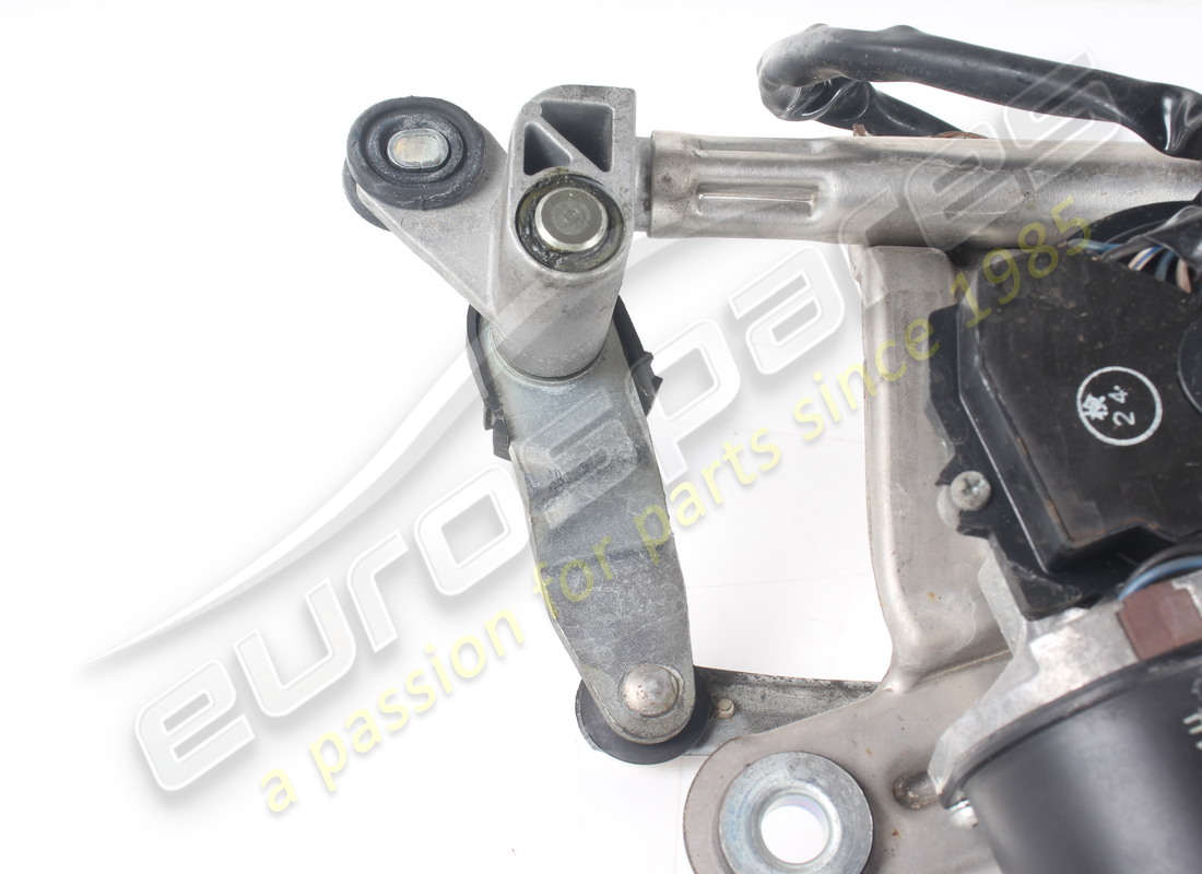 LIMPIAPARABRISAS CON MOTOR FERRARI USADO. NÚMERO DE PARTE 84198200 (2) limpiaparabrisas con motor ferrari usado. número de parte 84198200 (2)