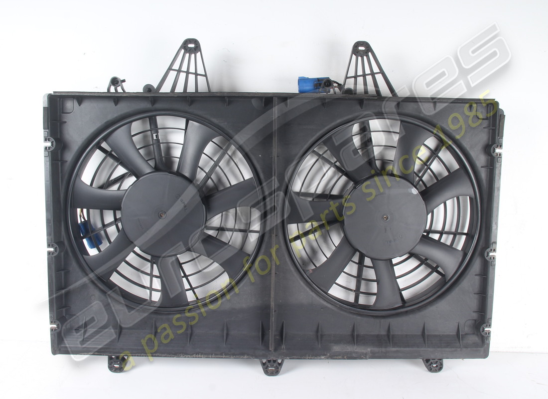 usado ferrari carenado con ventiladores eléctricos. número de pieza 267211 (2)