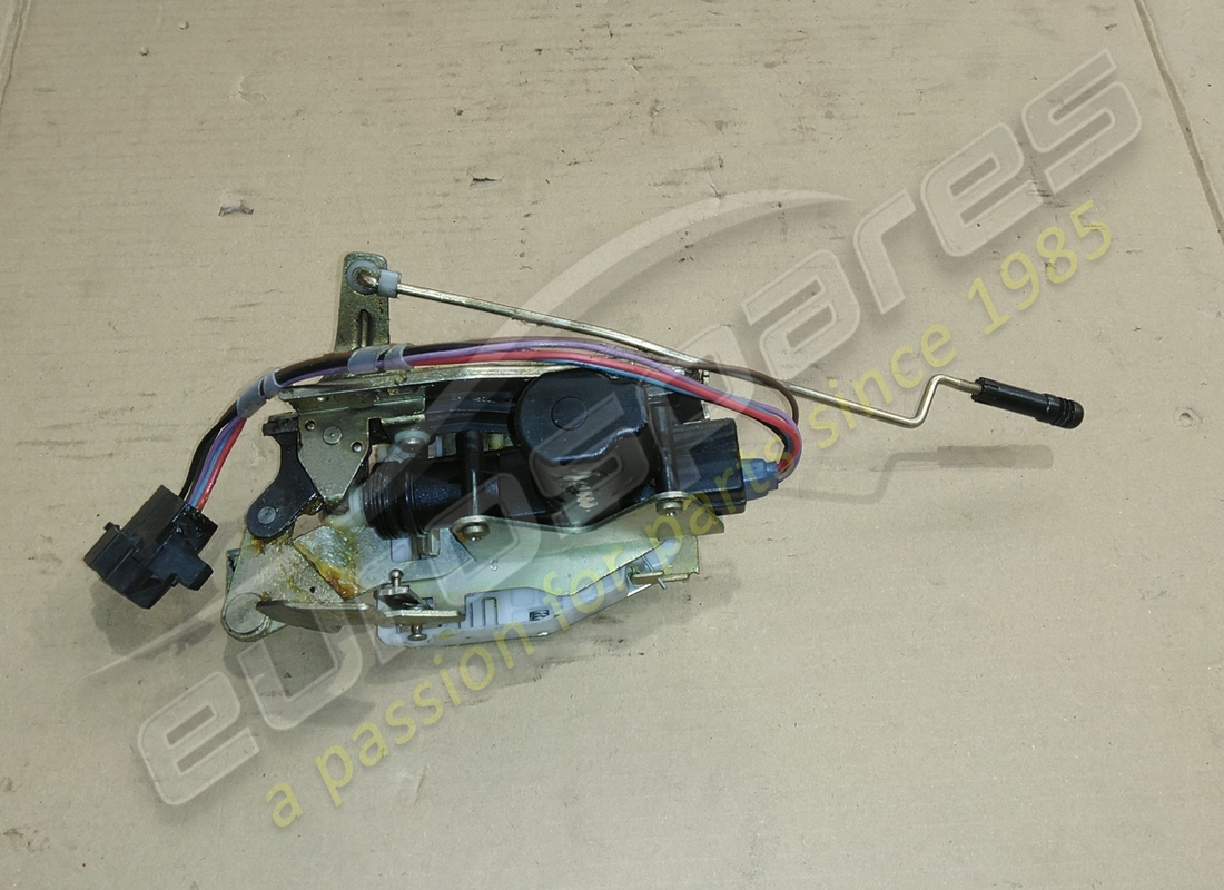 cerradura de puerta izquierda ferrari usada. número de parte 64312600 (2)