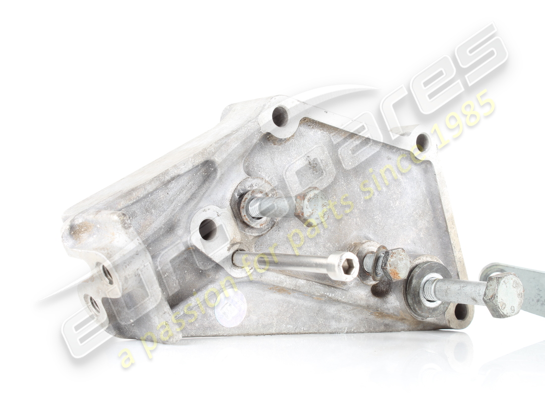 USADO FERRARI SOPORTE. NÚMERO DE PARTE 181822 (3) usado ferrari soporte. número de parte 181822 (3)