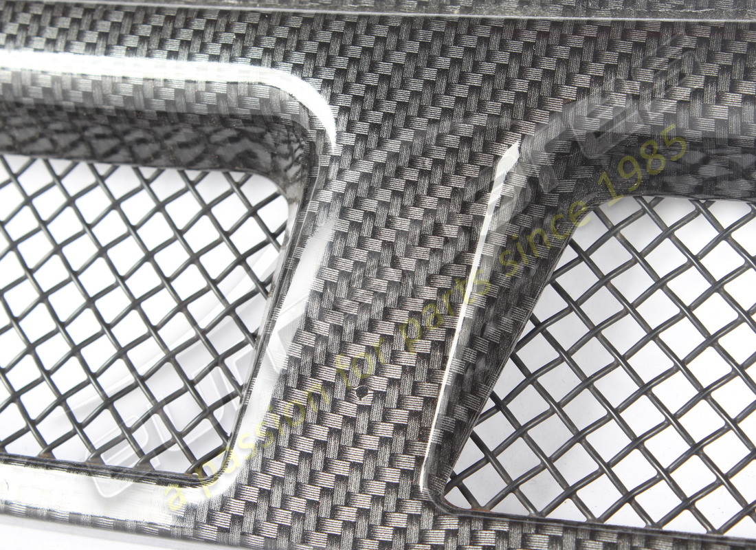 parrilla izquierda ferrari usada -gris-. número de parte 68075100 (2)