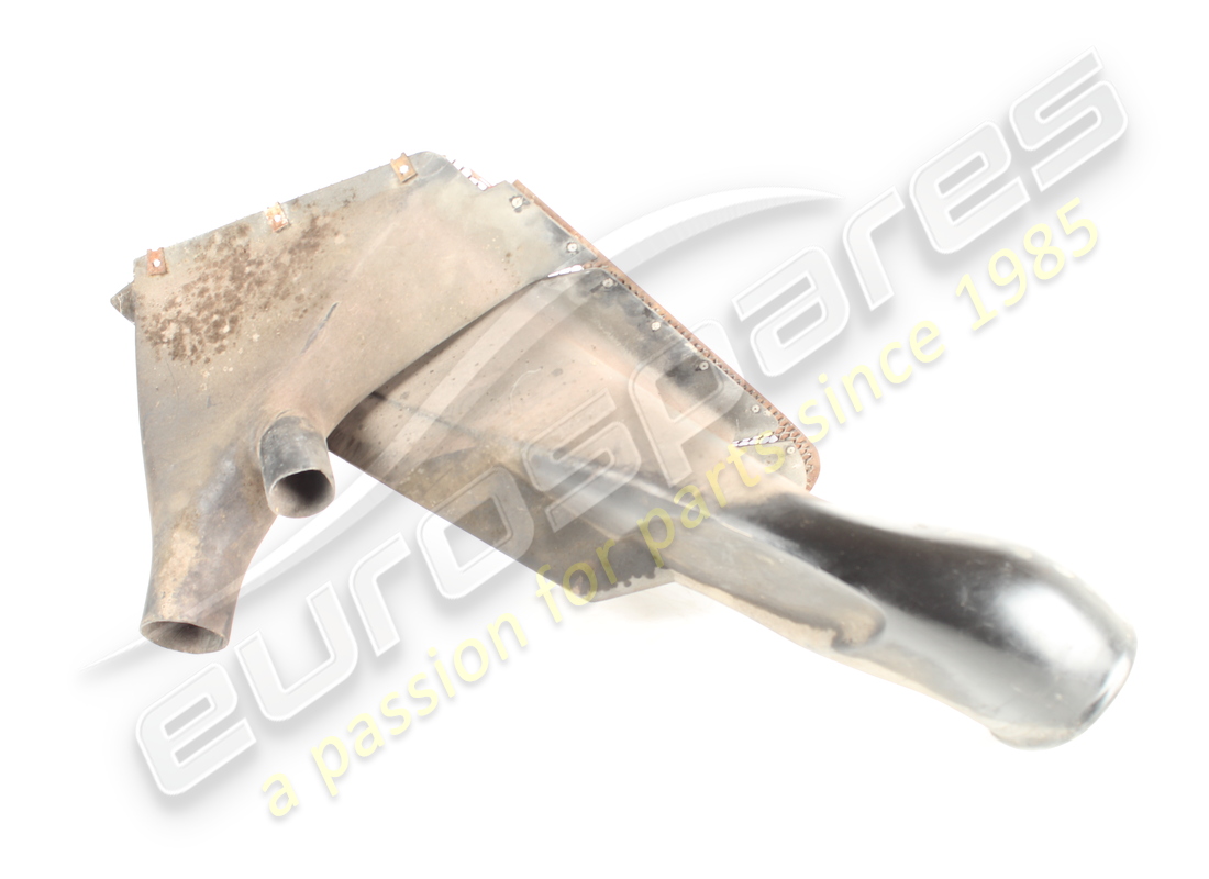 TOMA DE AIRE RH Ferrari USADA . NÚMERO DE PARTE 61863100 (1)