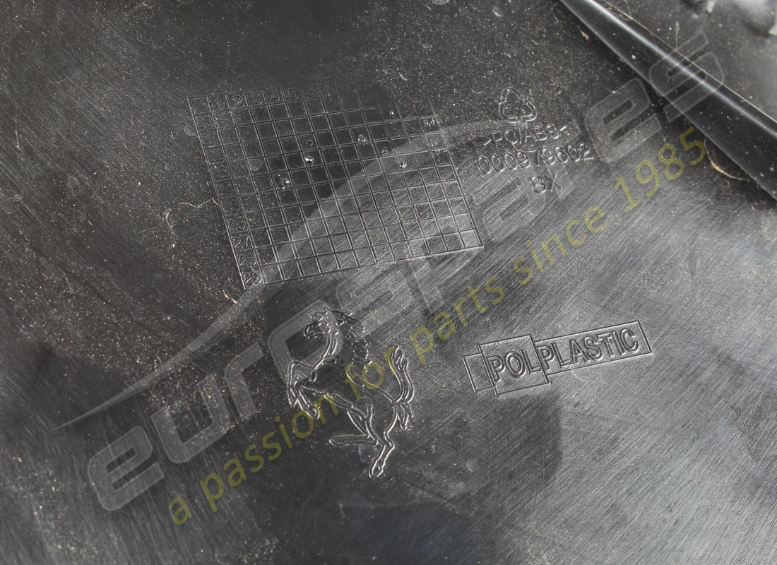 USADO FERRARI TOMA DE AIRE LATERAL IZQUIERDA COMPLETA. NÚMERO DE PIEZA 948259 (3) usado ferrari toma de aire lateral izquierda completa. número de pieza 948259 (3)